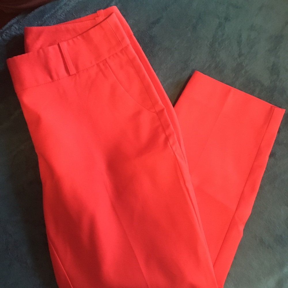 NWOT, red Worthington “curvy” dress slacks